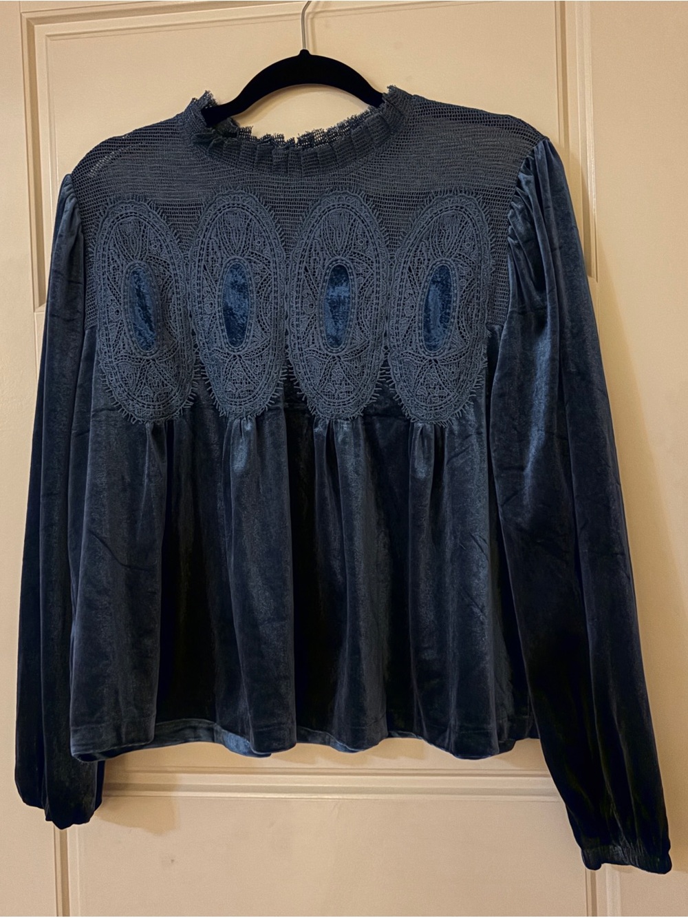 Pretty  colors Women's Velvet Crochet Yoke Long-Sleeve Top - Blue